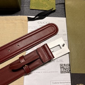 Gucci, ширина 4,0 см, новая модель. Пряжка в форме буквы G являет
