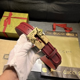 Gucci, ширина 4,0 см, новая модель. Пряжка в форме буквы G являет