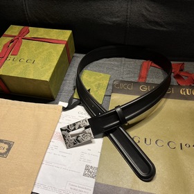 Gucci, ширина 4,0 см, новая модель. Пряжка в форме буквы G являет