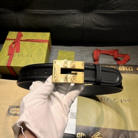 Gucci, ширина 4,0 см, новая модель. Пряжка в форме буквы G являет