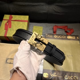 Gucci, ширина 4,0 см, новая модель. Пряжка в форме буквы G являет