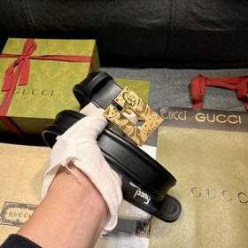 Gucci, ширина 4,0 см, новая модель. Пряжка в форме буквы G являет