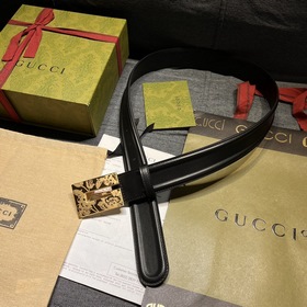 Gucci, ширина 4,0 см, новая модель. Пряжка в форме буквы G являет