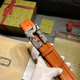 Gucci, ширина 4,0 см, новая модель. Пряжка в форме буквы G являет