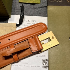 Gucci, ширина 4,0 см, новая модель. Пряжка в форме буквы G являет