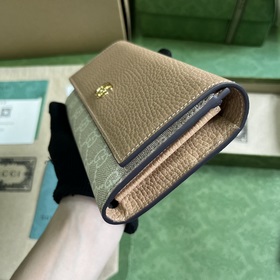 Длинный кожаный кошелек из серии GG Marmont. Этот кошелек для клю