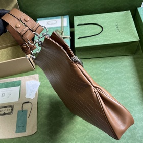 Средняя сумка-тоут из серии Gucci Blondie. Сумкиз серии Gucci Blo
