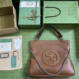 Средняя сумка-тоут из серии Gucci Blondie. Сумкиз серии Gucci Blo