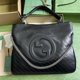 Средняя сумка-тоут из серии Gucci Blondie. Сумкиз серии Gucci Blo