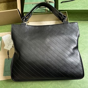 Средняя сумка-тоут из серии Gucci Blondie. Сумкиз серии Gucci Blo