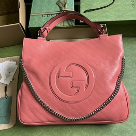 Средняя сумка-тоут из серии Gucci Blondie. Сумкиз серии Gucci Blo
