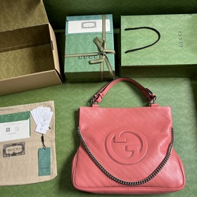 Средняя сумка-тоут из серии Gucci Blondie. Сумкиз серии Gucci Blo