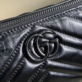 Сумка через плечо из кожи GG Marmont стеганым узором. Благодаря у