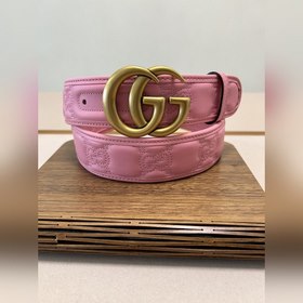 Новая модель Gucci GG Supreme из ПВХ, украшенная фирменным элемен