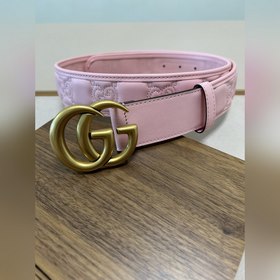 Новая модель Gucci GG Supreme из ПВХ, украшенная фирменным элемен