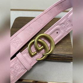 Новая модель Gucci GG Supreme из ПВХ, украшенная фирменным элемен