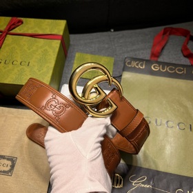 Gucci  Ширина 4,0 см  Новая модель Каждый сезон бренд обновляет