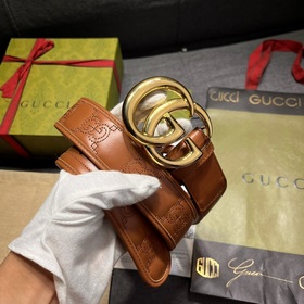 Gucci  Ширина 4,0 см  Новая модель Каждый сезон бренд обновляет