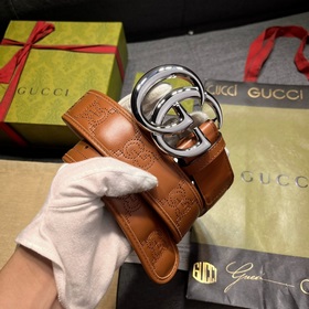 Gucci  Ширина 4,0 см  Новая модель Каждый сезон бренд обновляет