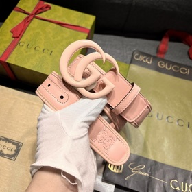 Gucci  Ширина 4,0 см  Новая модель Каждый сезон бренд обновляет