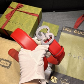 Gucci  Ширина 4,0 см  Новая модель Детали классического стиля 