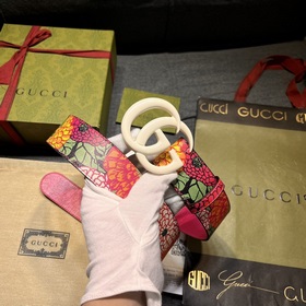 Gucci  Ширина 4,0  Новая модель из фирменного магазина, подлин