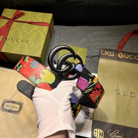 Gucci  Ширина 4,0  Новая модель из фирменного магазина, подлин