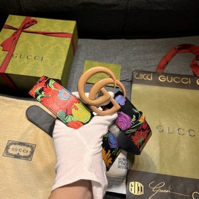 Gucci  Ширина 4,0  Новая модель из фирменного магазина, подлин