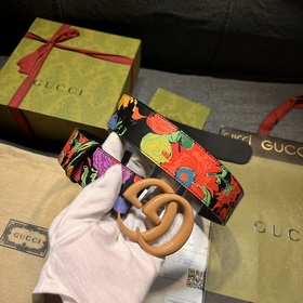 Gucci  Ширина 4,0  Новая модель из фирменного магазина, подлин