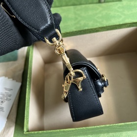 Кошелек с ремешком из серии Gucci Horsebit 1955. Серия Gucci Hors