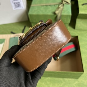 Кошелек с ремешком из серии Gucci Horsebit 1955. Серия Gucci Hors