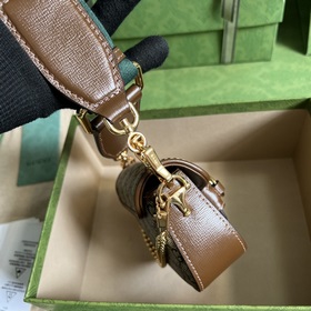Кошелек с ремешком из серии Gucci Horsebit 1955. Серия Gucci Hors