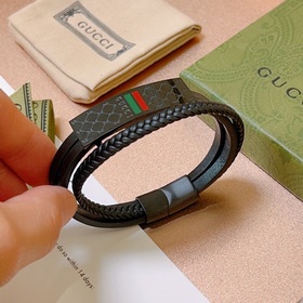 Новинка в продаже. Новейшая модель браслета Gucci, изготовленная
