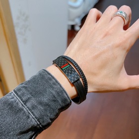 Новинка в продаже. Новейшая модель браслета Gucci, изготовленная 