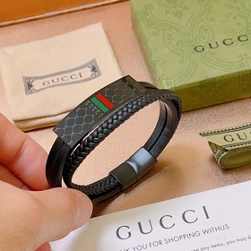 Новинка в продаже. Новейшая модель браслета Gucci, изготовленная 