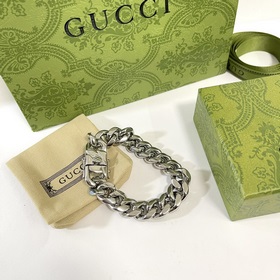 Gucci Популярный браслет с подвеской виде двойной буквы G и коль