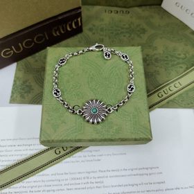 Новая модель Gucci с переплетенными буквами G и другими основными