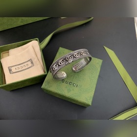 Gucci ретро браслет с рельефным изображением королевской змеи дво