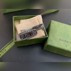 Gucci ретро браслет с рельефным изображением королевской змеи дво