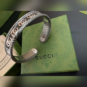 Gucci ретро браслет с рельефным изображением королевской змеи дво