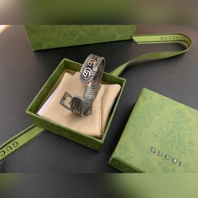 Gucci ретро браслет с рельефным изображением королевской змеи дво