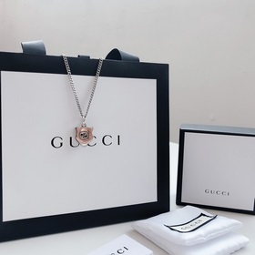 Ожерелье Gucci с тигром и кошкой Ожерелье с тигром, идентичное то