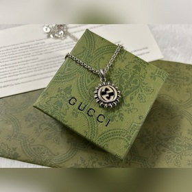 Gucci Двойное G подвесное ожерелье с подвеской виде подсолнуха Дл