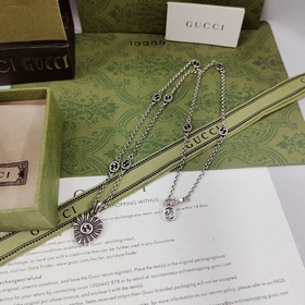 Новый дизайн Gucci с увеличенной формой и романтичными мотивами в