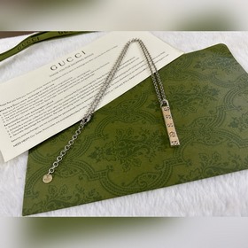 Gucci Сережка с черепом и костями Длина： 50+5 см