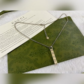 Gucci Сережка с черепом и костями Длина： 50+5 см