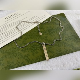 Gucci Сережка с черепом и костями Длина： 50+5 см