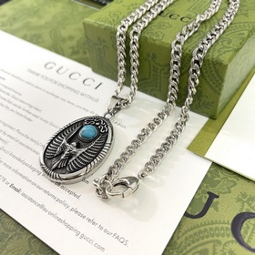 Новейшее колье Gucci из серебра в фирменном магазине Можно носить
