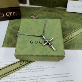 Gucci колье с крестом и цепочкой