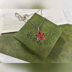 Gucci Красный пятиконечный кулон Длина： 50+5 см